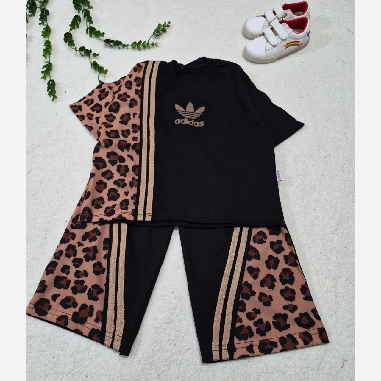 ست کراپ شلوار دخترانه طرح پلنگی آستین کوتاه پنبه بوگاتی سایز 45 تا 60