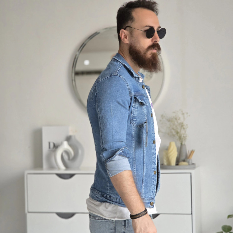 کت جین مردانه تمام کش فری سایز مناسب وزن 45 تا 60 کیلوگرم رنگ آبی روشن و تیره