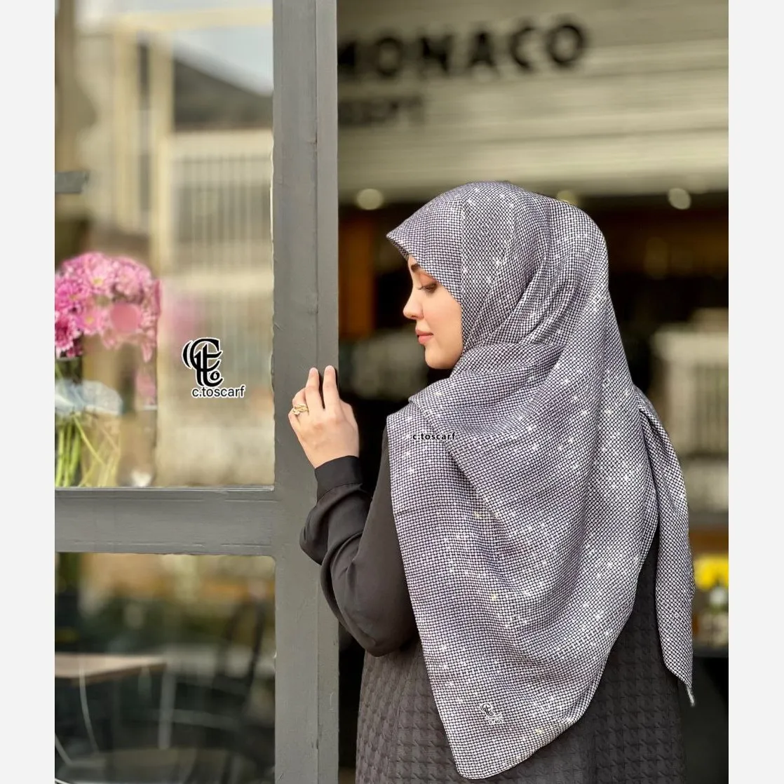 روسری نخ کاستوم طرح نگینی سایز 140 مجلسی و روزمره