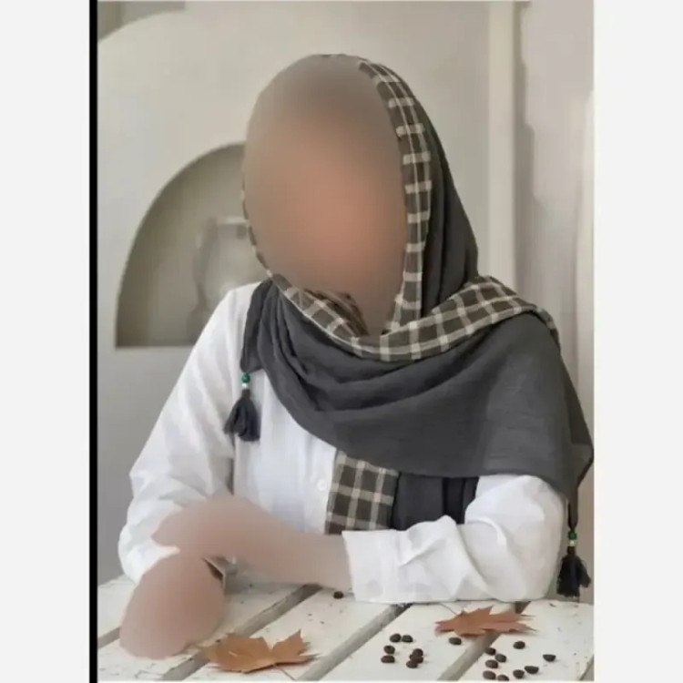 شال پاییزه پلیسه دو تیکه دور گان دار و منگوله مهره ای سایز 198 در 75 سانتیمتر